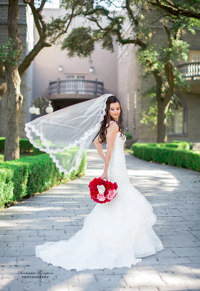 New Braunfels Wedding Photographer: Christy’s Bridals at Castle Avalon